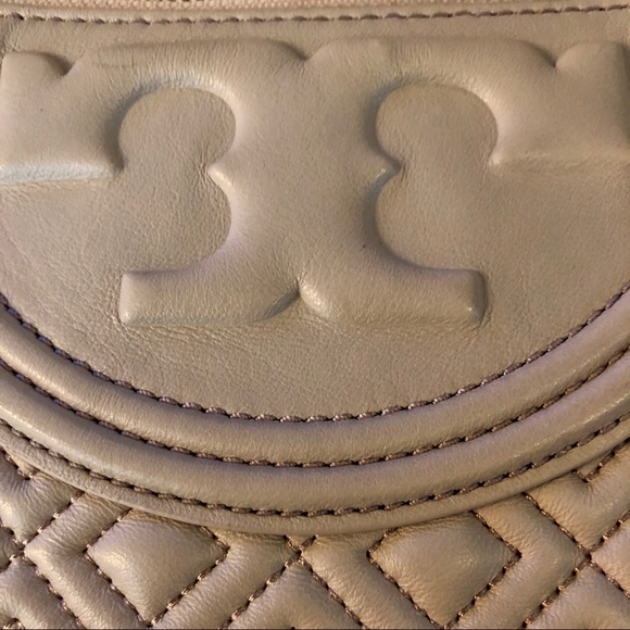 AUTHENTIC Tory Burch Fleming Quilted Shoulder Bag - Picture 4 of 8